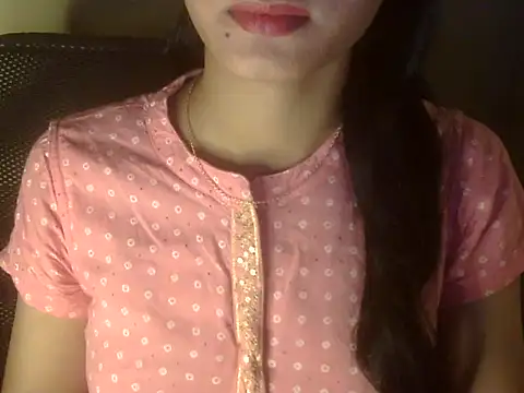 Snapshot of Shezi_N chatting on February 18, 2026, 4:25 pm Shezi N online show from February 18, 2026, 4:25 pm