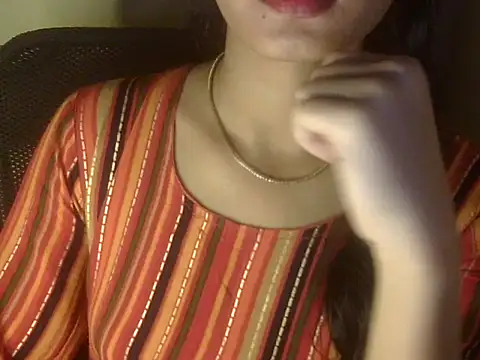 Snapshot of Shezi_N chatting on February 20, 2026, 5:13 pm Shezi N online show from February 20, 2026, 5:13 pm