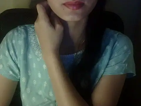 Snapshot of Shezi_N chatting on February 24, 2026, 5:33 pm Shezi N online show from February 24, 2026, 5:33 pm