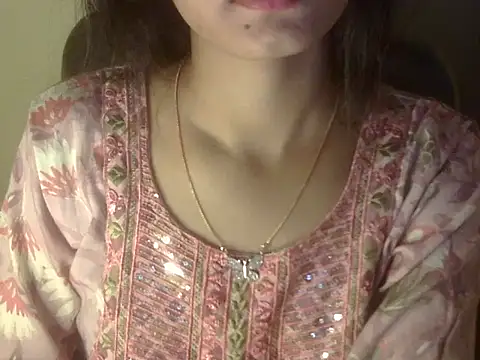 Snapshot of Shezi_N chatting on April 24, 2026, 2:19 pm Shezi N online show from April 24, 2026, 2:19 pm