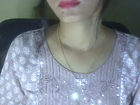 Snapshot of Shezi_N chatting on May 28, 2026, 2:03 pm Shezi N online show from May 28, 2026, 2:03 pm