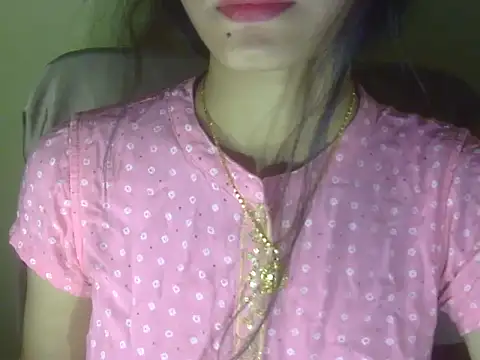 Snapshot of Shezi_N chatting on June 4, 2026, 2:12 pm Shezi N online show from June 4, 2026, 2:12 pm