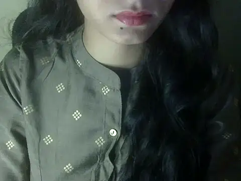 Snapshot of Shezi_N chatting on July 1, 2026, 3:34 pm Shezi N online show from July 1, 2026, 3:34 pm