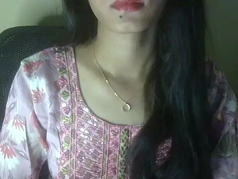 Snapshot of Shezi_N chatting on July 16, 2026, 1:50 pm Shezi N online show from July 16, 2026, 1:50 pm