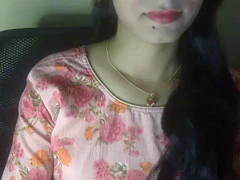 Snapshot of Shezi_N chatting on July 19, 2026, 1:59 pm Shezi N online show from July 19, 2026, 1:59 pm