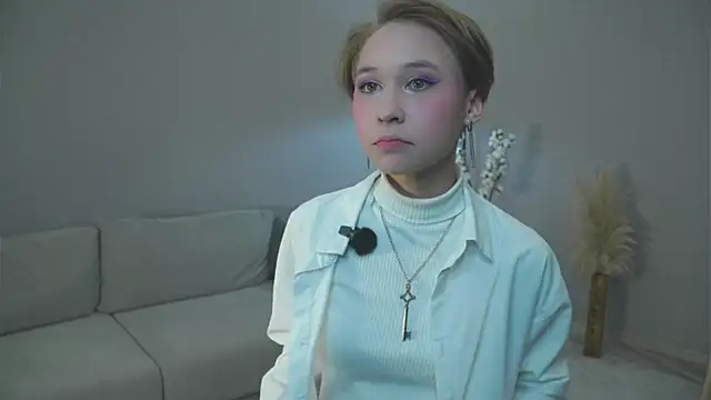 SabraDonkle online show from October 18, 2025, 11:33 am