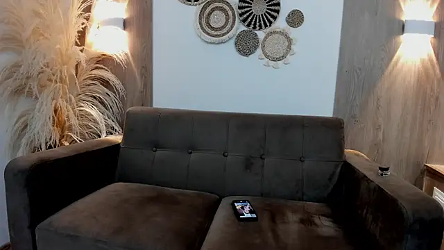 hoot booys  online show from November 27, 2025, 7:49 pm