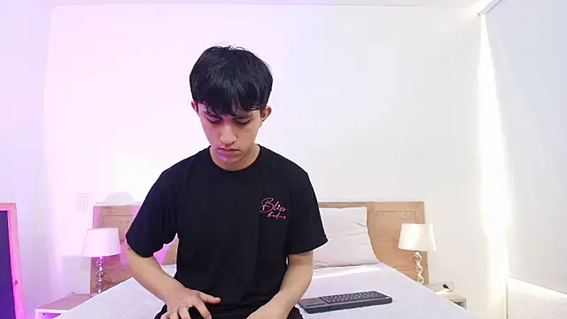 hoot booys  online show from March 23, 2026, 8:35 pm