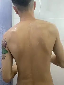 leozin01 online show from March 30, 2026, 12:11 am