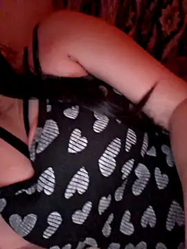 Ariana381 online show from November 5, 2025, 9:15 pm