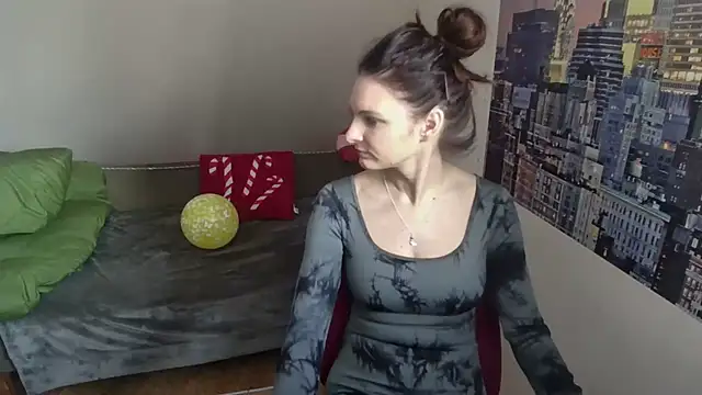 kinkysarahx online show from January 18, 2026, 12:20 pm