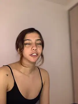 Snapshot of MiaaCute- chatting on April 23, 2026, 10:01 pm MiaaCute- online show from April 23, 2026, 10:01 pm