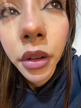 Snapshot of MiaaCute- chatting on May 5, 2026, 8:50 pm MiaaCute- online show from May 5, 2026, 8:50 pm