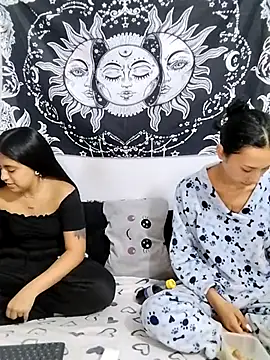 emily n abby online show from April 18, 2026, 1:26 pm