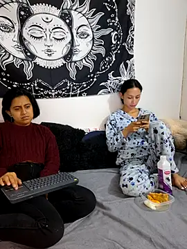 emily n abby online show from July 6, 2026, 2:03 pm