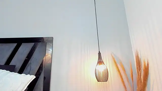 Amelia Brixton online show from March 3, 2026, 6:19 am