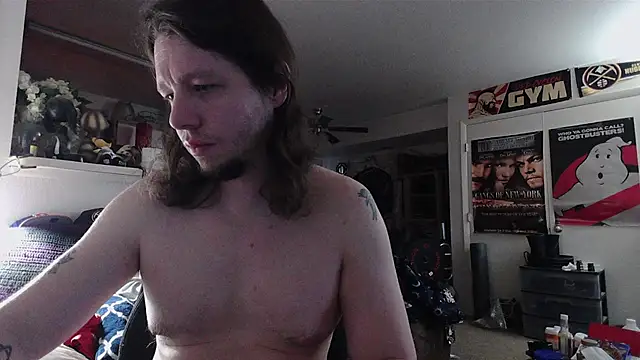 biggerisbetter12 online show from February 11, 2026, 12:26 am