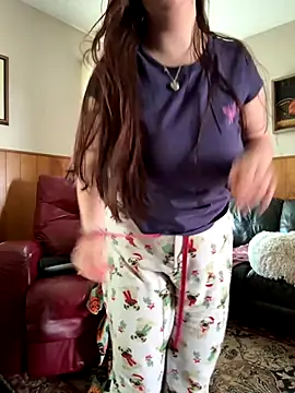 adriannbelle online show from November 3, 2025, 7:48 pm