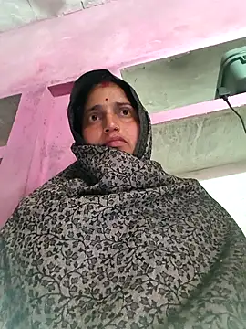 Snapshot of Pooja_shre chatting on February 6, 2026, 1:32 am Pooja shre online show from February 6, 2026, 1:32 am