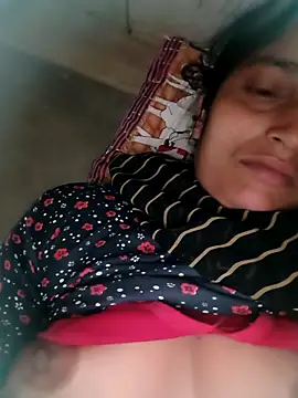 Snapshot of Pooja_shre chatting on February 7, 2026, 7:39 pm Pooja shre online show from February 7, 2026, 7:39 pm