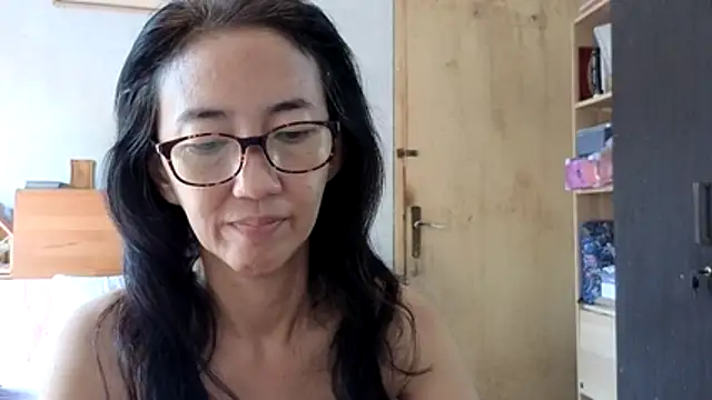 princessD077 online show from May 28, 2026, 3:04 am