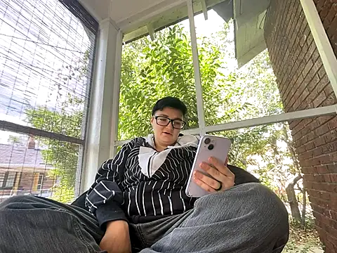 faithorsini8 online show from October 21, 2025, 5:13 pm