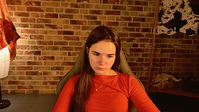 May Bloom online show from November 18, 2025, 5:23 am