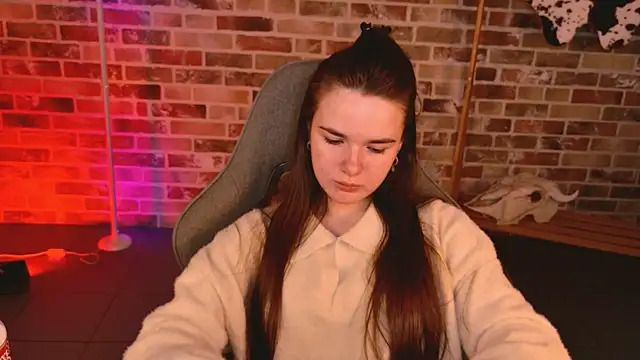 May Bloom online show from March 28, 2026, 9:09 am