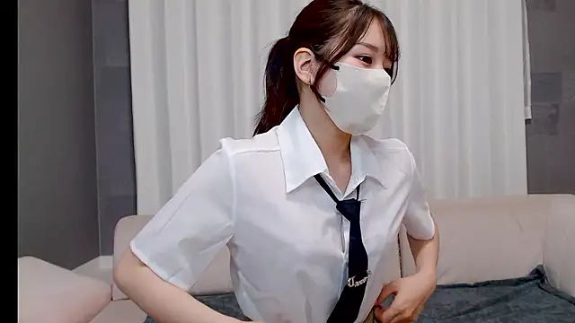 Snapshot of LOVE_MIREI_LOVE chatting on April 18, 2026, 11:14 am LOVE MIREI LOVE online show from April 18, 2026, 11:14 am