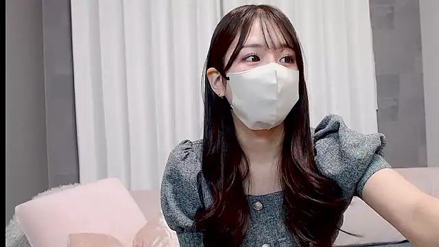 Snapshot of LOVE_MIREI_LOVE chatting on May 10, 2026, 11:04 am LOVE MIREI LOVE online show from May 10, 2026, 11:04 am