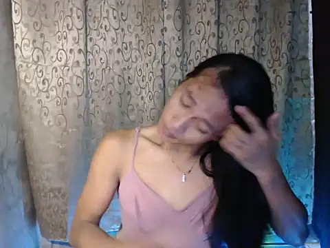 taylaxuxu online show from November 22, 2025, 10:36 am