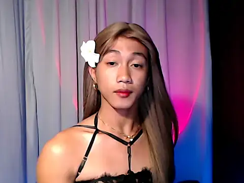 taylaxuxu online show from March 18, 2026, 9:56 am