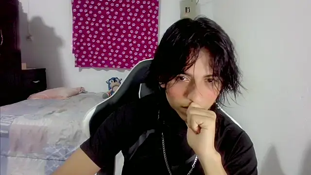 LouisOwOoo online show from October 19, 2025, 11:55 am