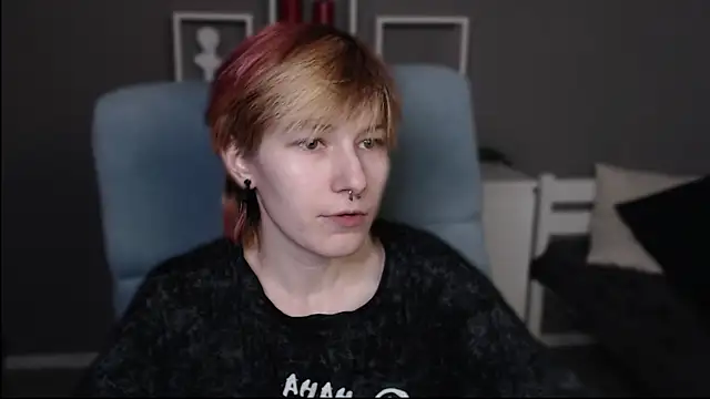 guitarandangell online show from April 19, 2026, 5:56 pm