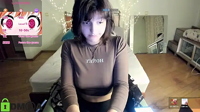Snapshot of A_Skyy chatting on May 8, 2026, 10:15 pm A Skyy online show from May 8, 2026, 10:15 pm