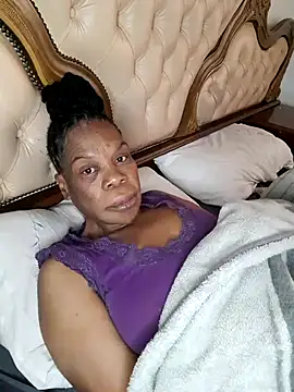 Hotcougar online show from December 15, 2025, 5:23 am