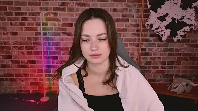 Snapshot of KiraVair chatting on March 4, 2026, 12:11 pm KiraVair online show from March 4, 2026, 12:11 pm