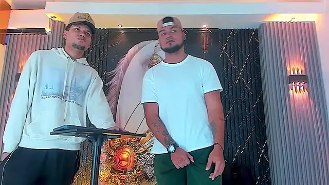 handsome boys22 online show from October 24, 2025, 12:01 pm