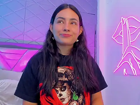 Snapshot of ViolettRouse chatting on November 21, 2025, 6:06 pm ViolettRouse online show from November 21, 2025, 6:06 pm