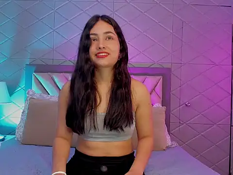 Snapshot of ViolettRouse chatting on November 24, 2025, 2:39 pm ViolettRouse online show from November 24, 2025, 2:39 pm