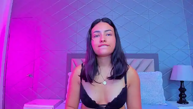 ViolettRouse online show from February 9, 2026, 4:11 pm