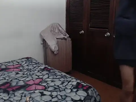  camila trans  online show from November 27, 2025, 1:24 pm