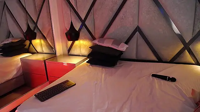 AriaWillss online show from December 4, 2025, 12:25 pm