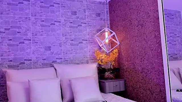 Catalina-Thompson online show from October 27, 2025, 12:09 pm