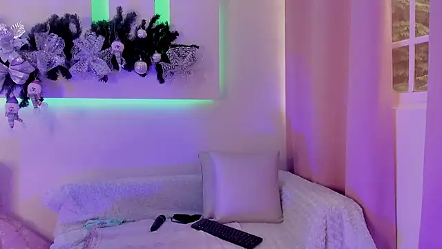 Catalina-Thompson online show from December 5, 2025, 12:14 pm