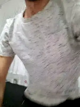 16enes16 online show from December 3, 2025, 6:06 pm