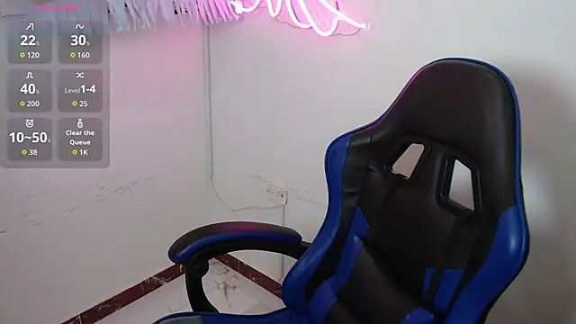 littlee red online show from November 7, 2025, 8:42 pm