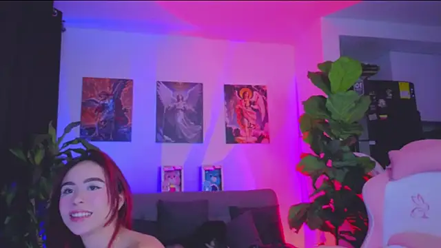 SophiaBerryy online show from April 11, 2026, 4:06 am