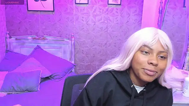 Sofia clk online show from April 21, 2026, 3:46 am