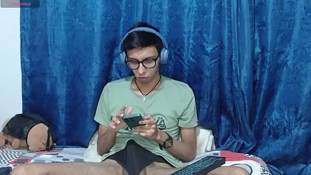 DavTwink3100 online show from April 5, 2026, 1:47 am